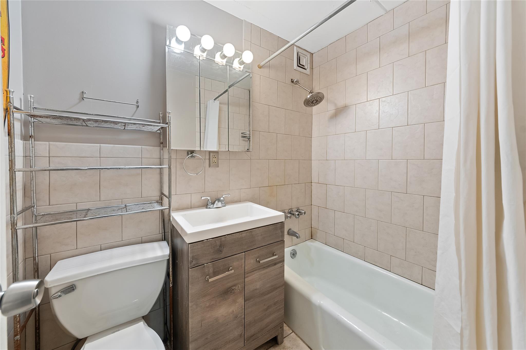 2035 Central Park Avenue # 2H, Yonkers, NY 10710