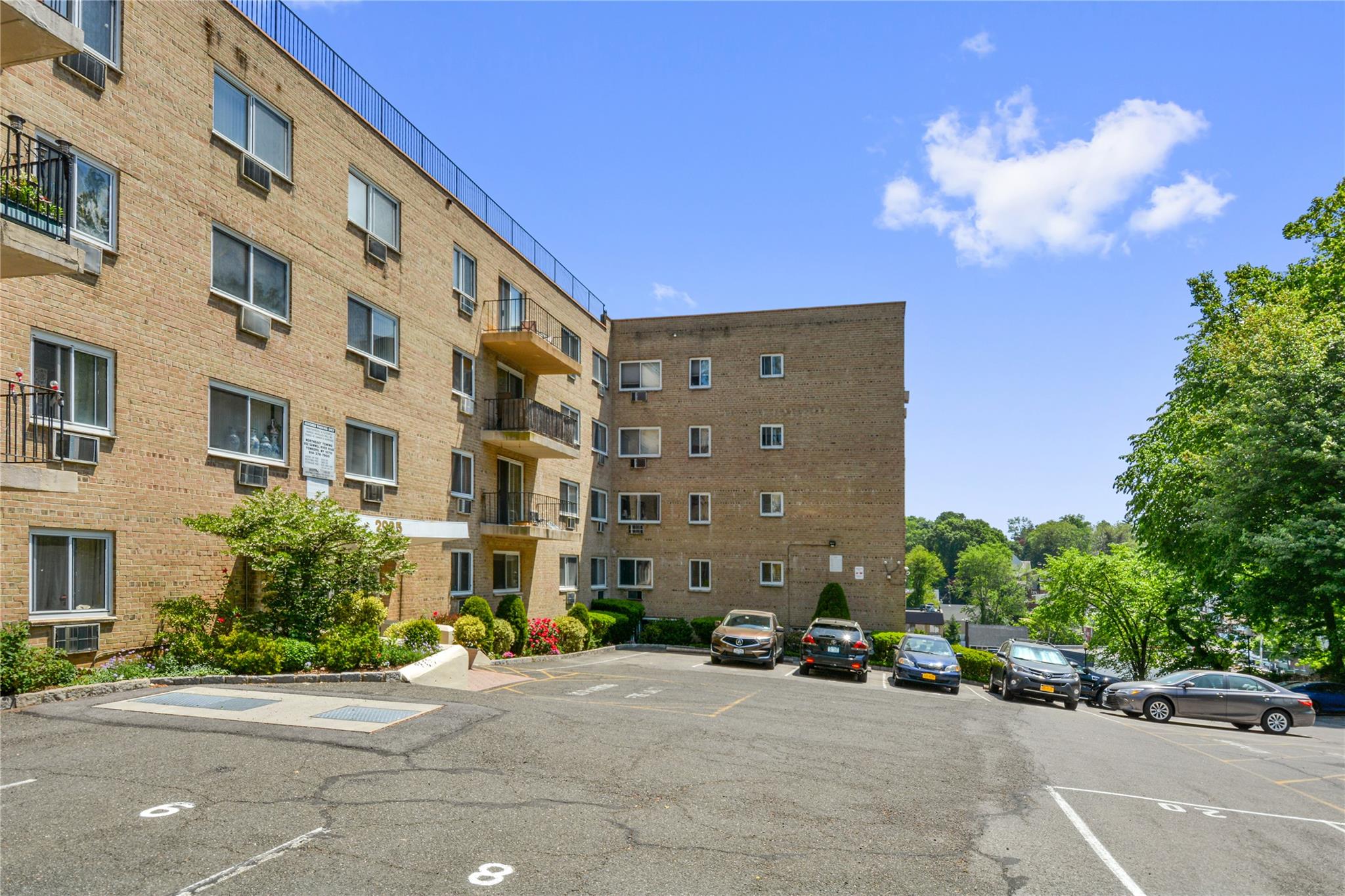 2035 Central Park Avenue # 2H, Yonkers, NY 10710