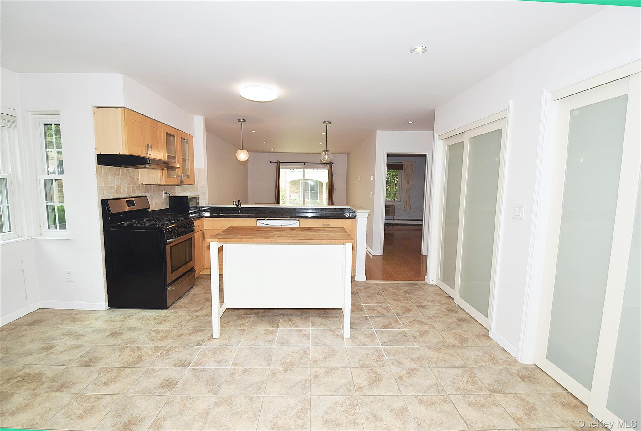 12-36 Estates Lane # 49 L, Bayside, NY 11360