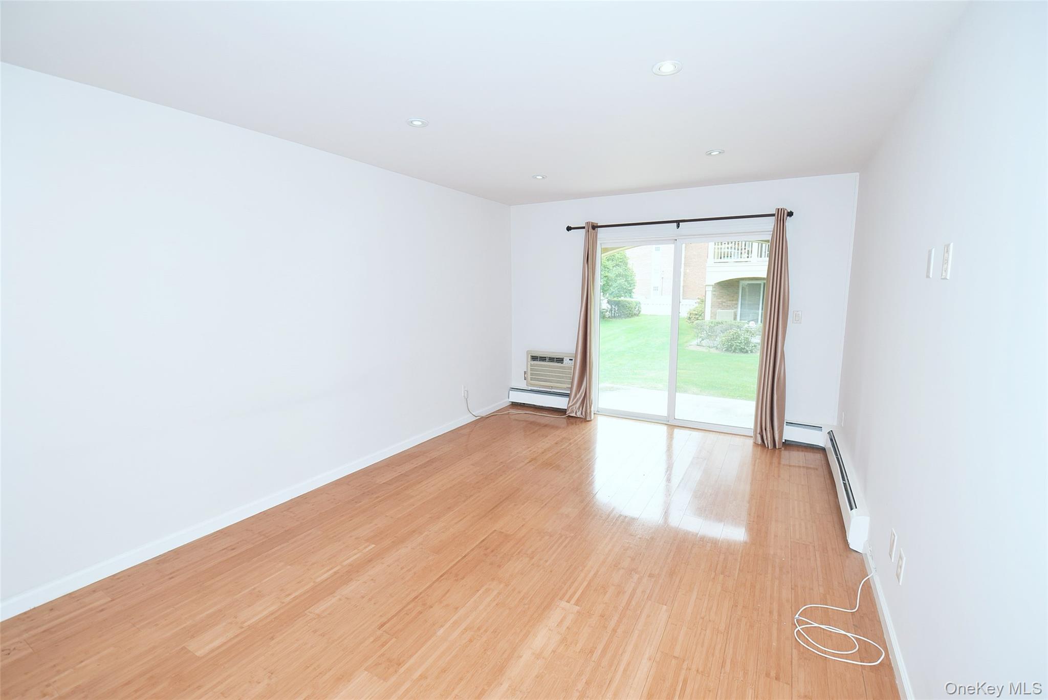 12-36 Estates Lane # 49 L, Bayside, NY 11360