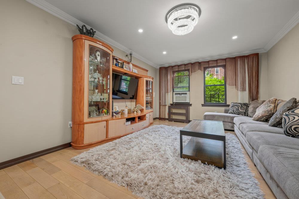 62-98 Saunders Street # 2L, Rego Park, NY 11374