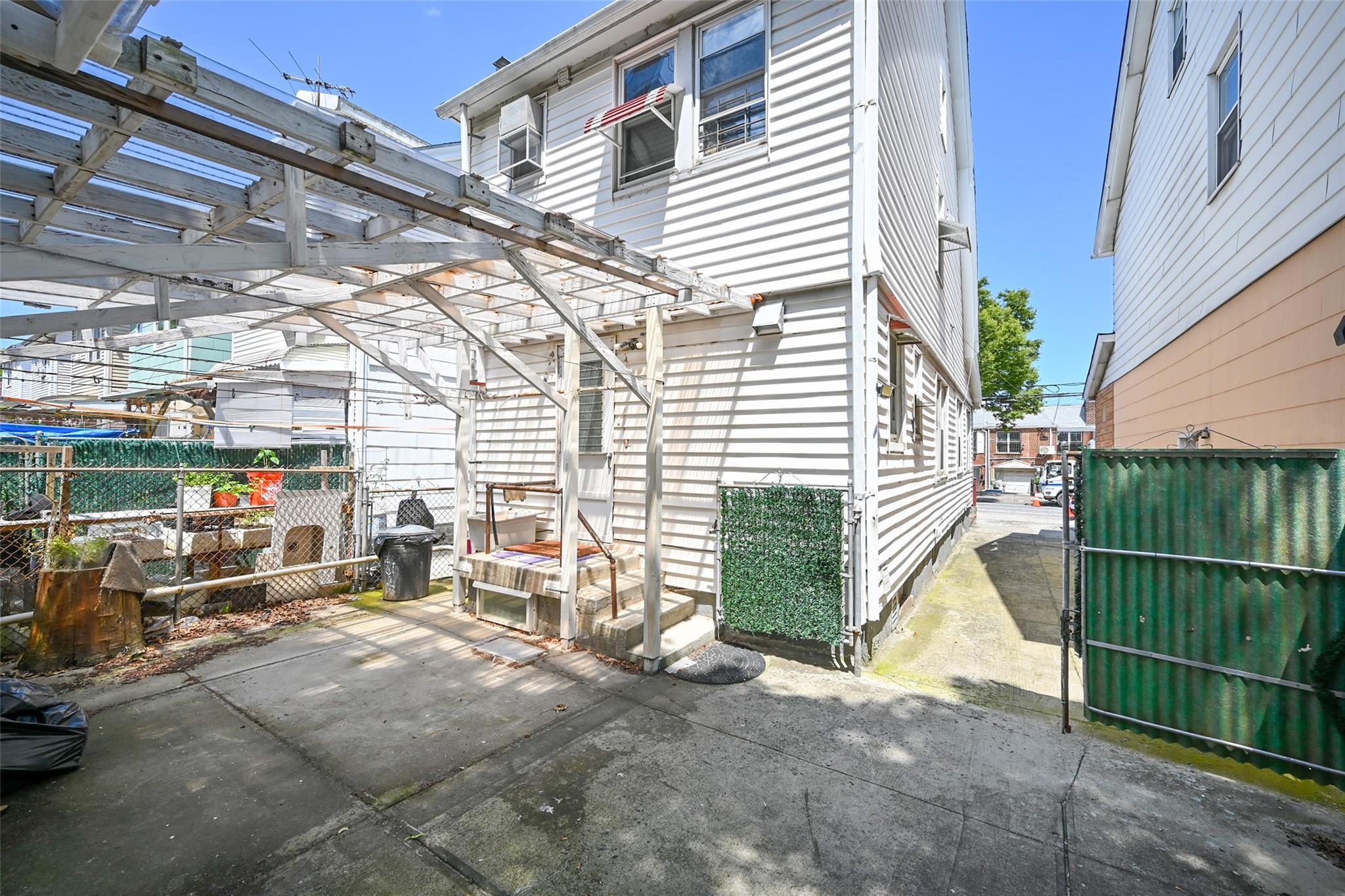 156-14 65 Avenue, Flushing, NY 11367