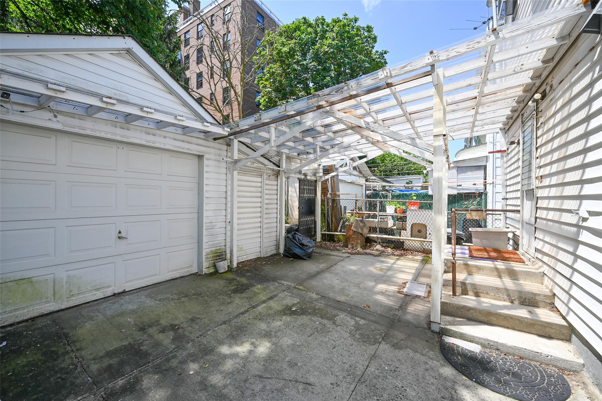 156-14 65 Avenue, Flushing, NY 11367