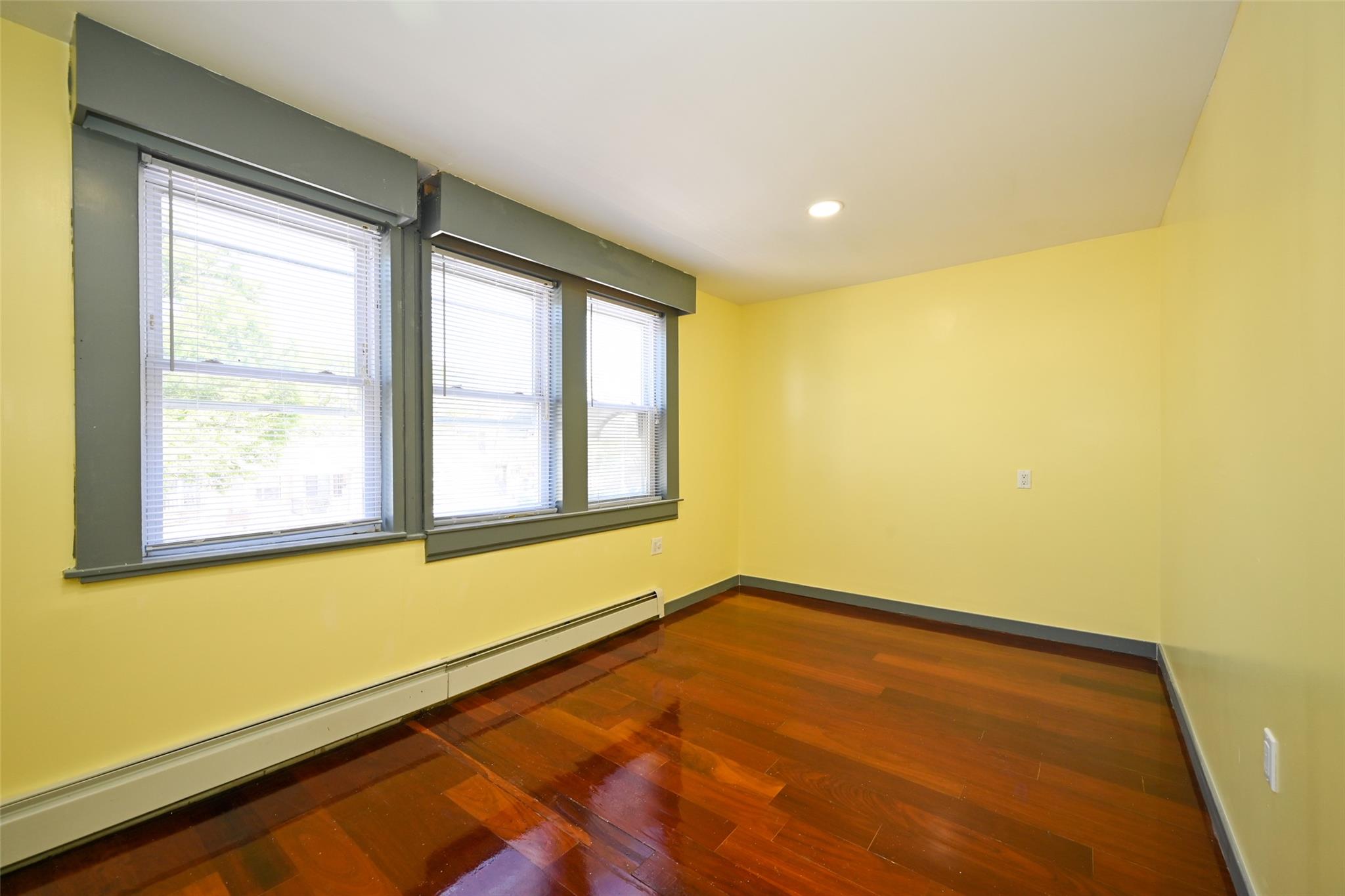 156-14 65 Avenue, Flushing, NY 11367
