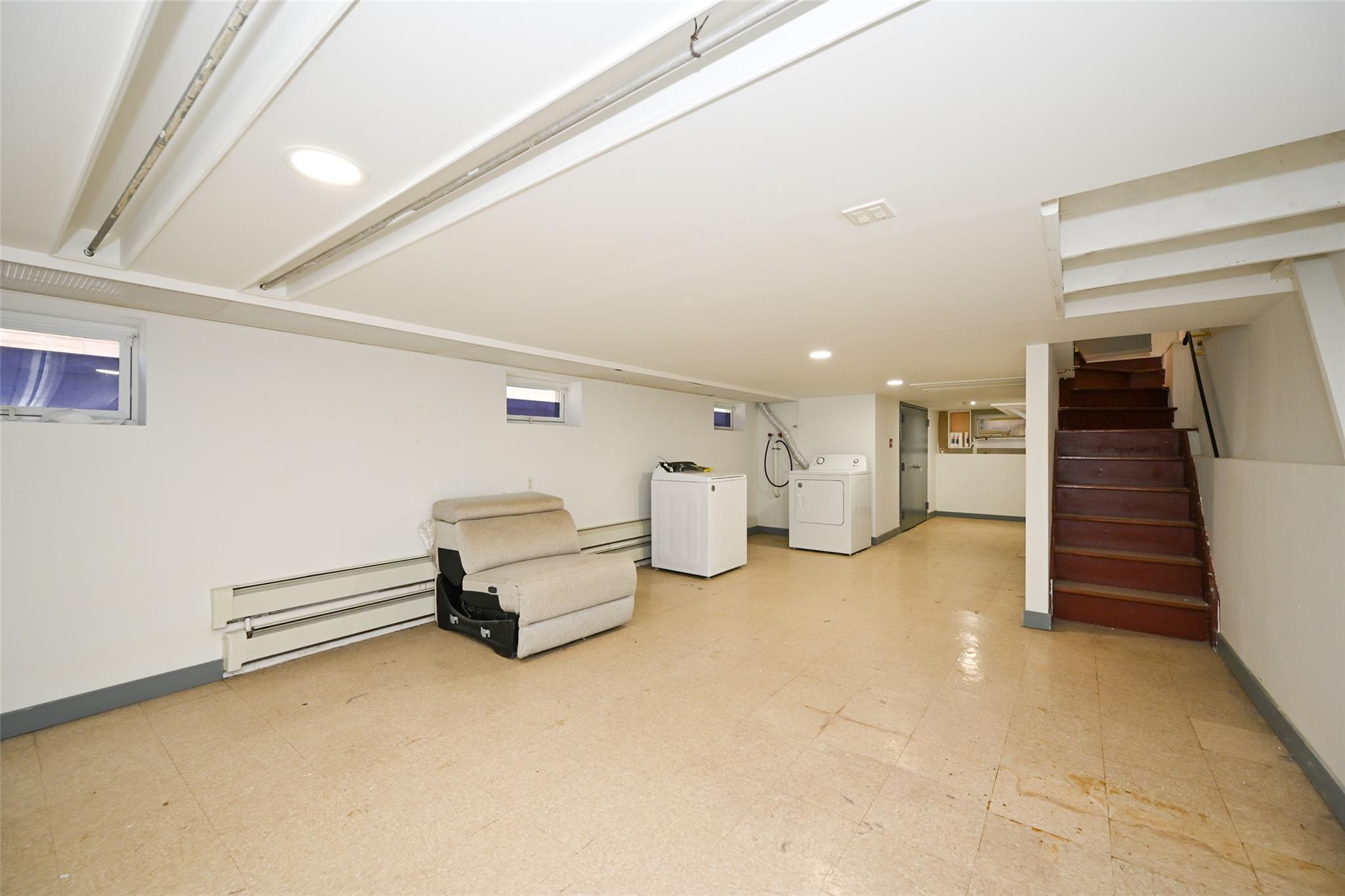 156-14 65 Avenue, Flushing, NY 11367