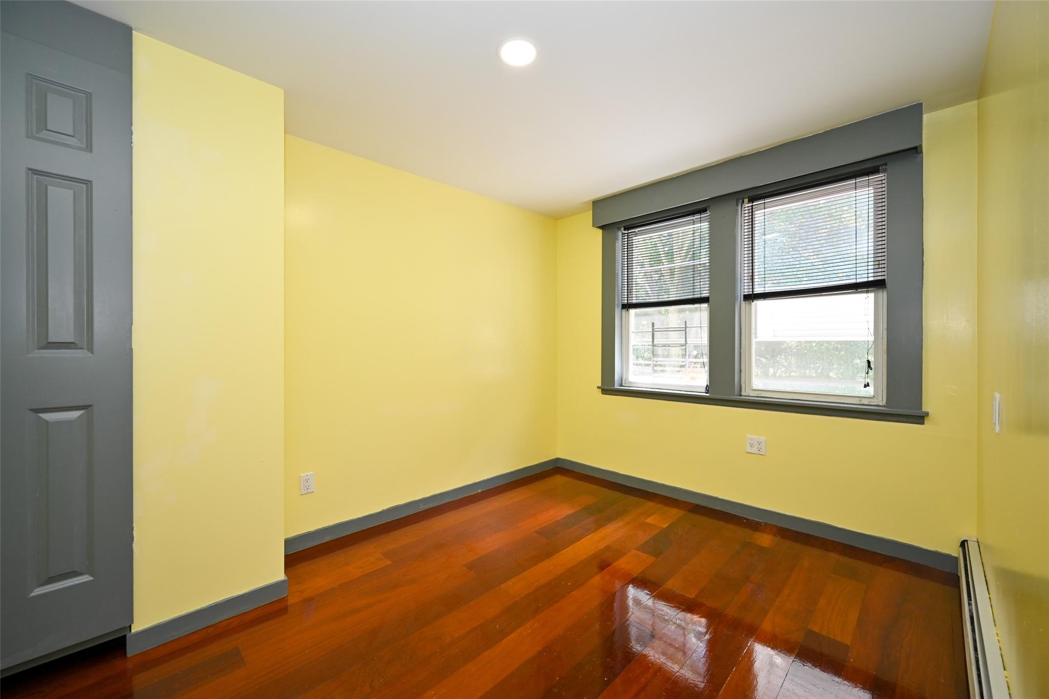 156-14 65 Avenue, Flushing, NY 11367