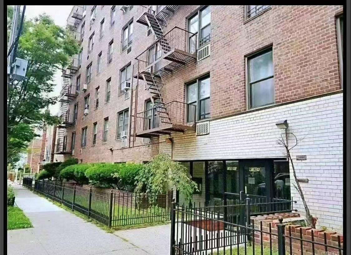 14943 35th Avenue # 5K, Flushing, NY 11354