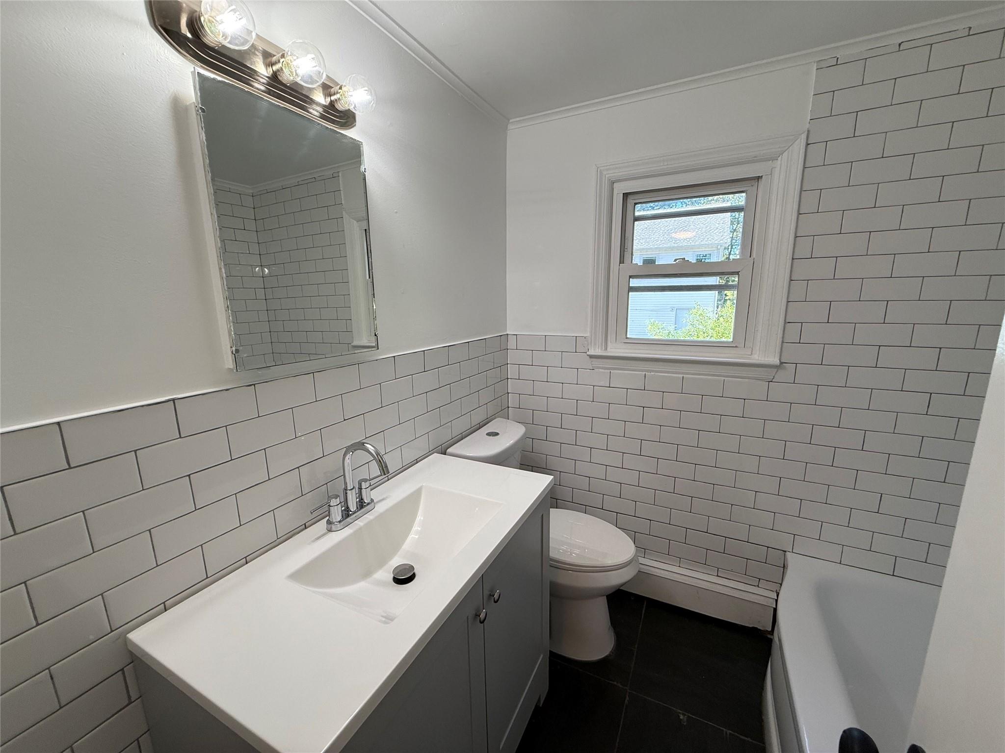 83 Smith Lane, Medford, NY 11763