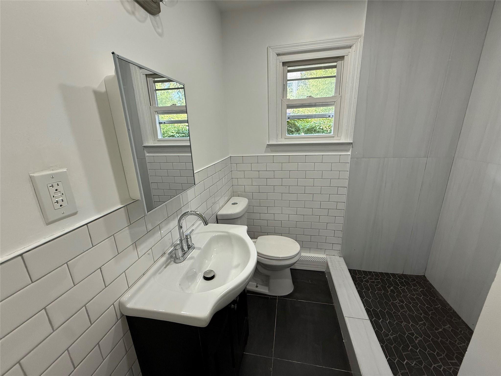 83 Smith Lane, Medford, NY 11763