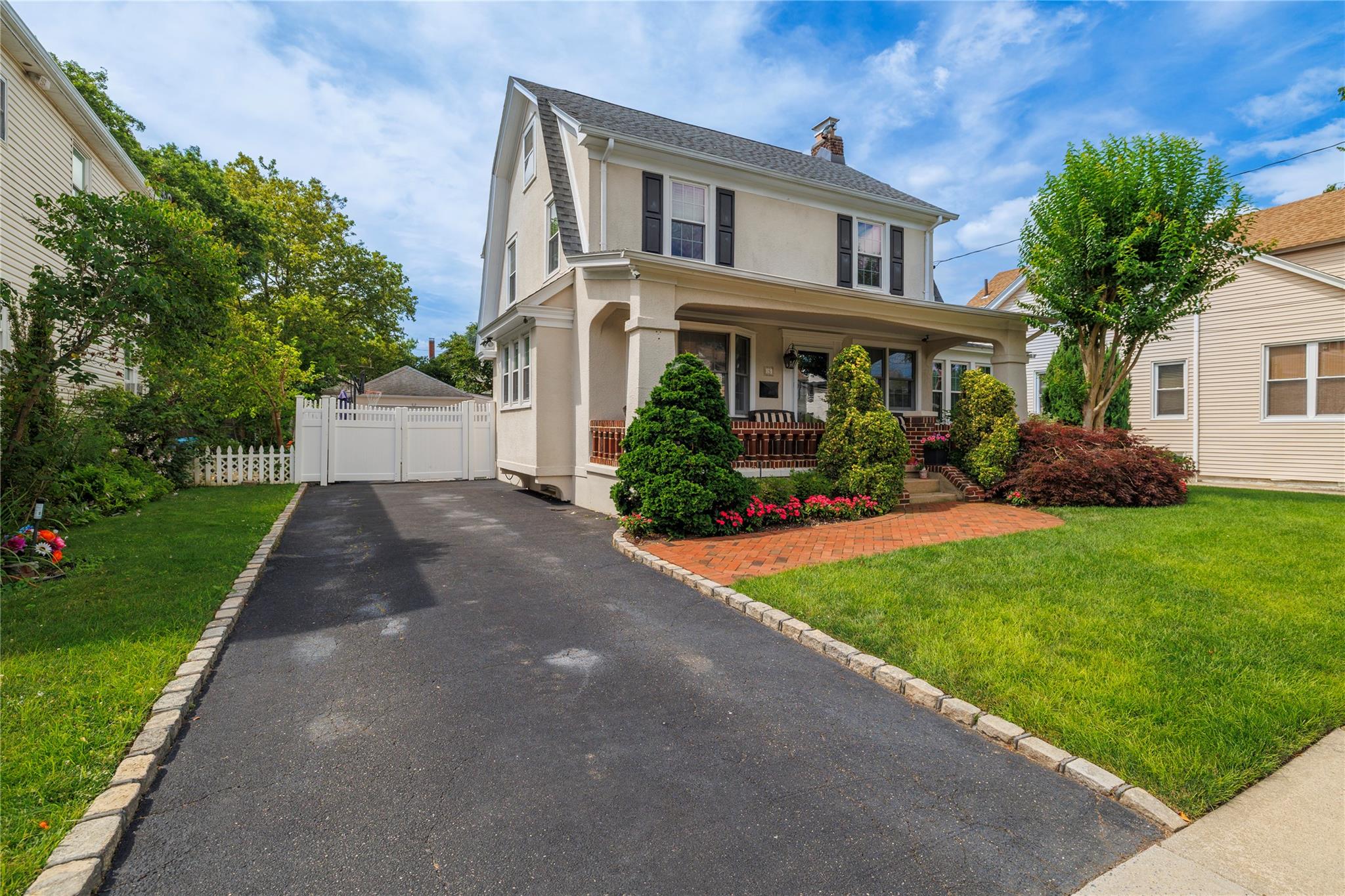 8 Windsor Place, Lynbrook, NY 11563