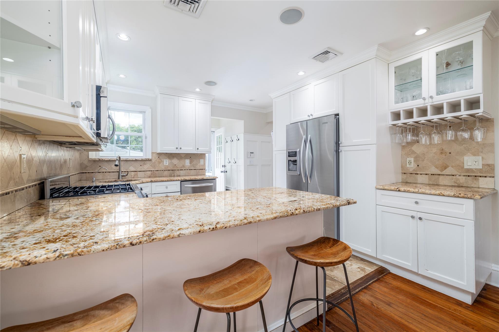 8 Windsor Place, Lynbrook, NY 11563