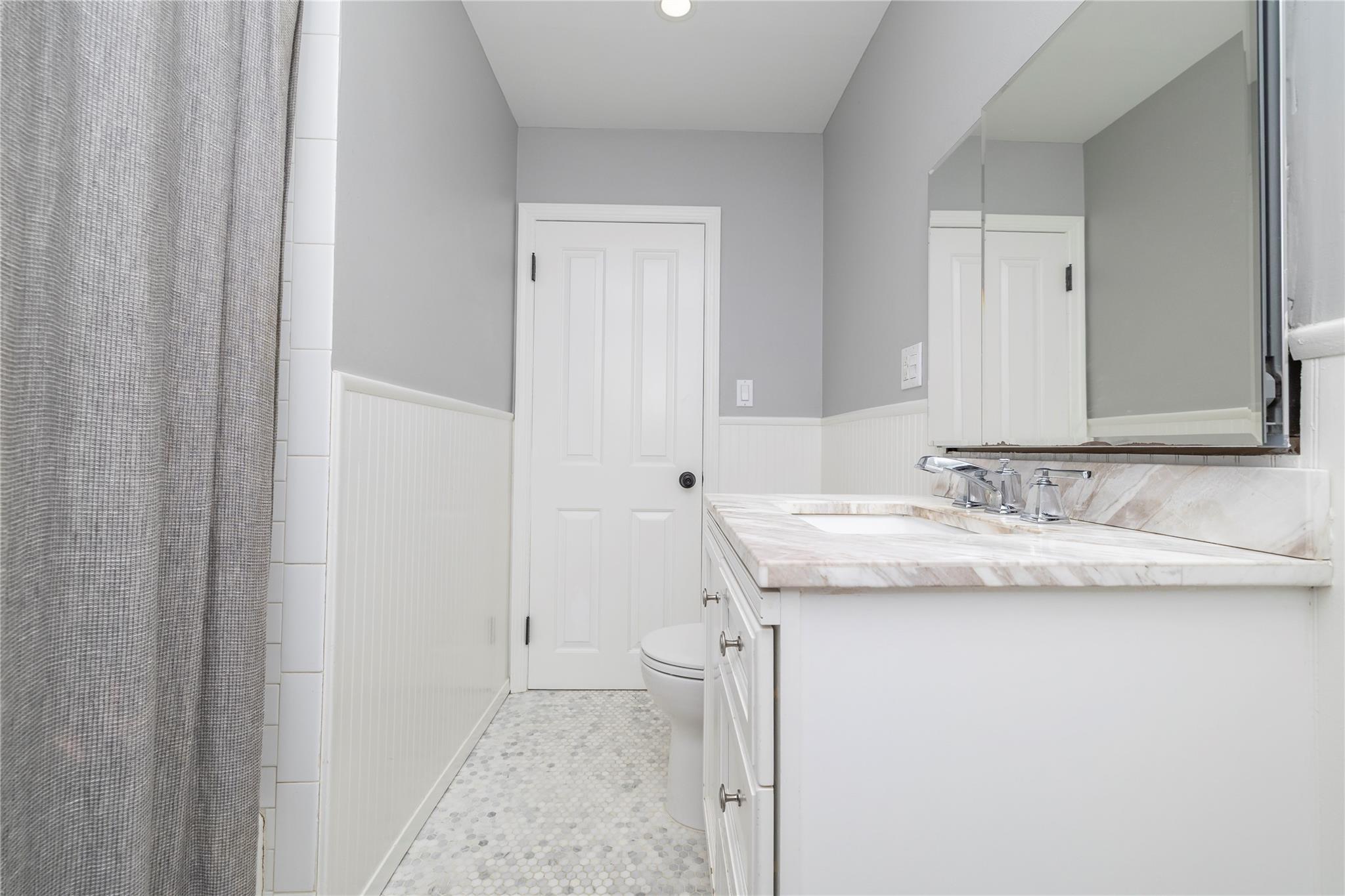 8 Windsor Place, Lynbrook, NY 11563