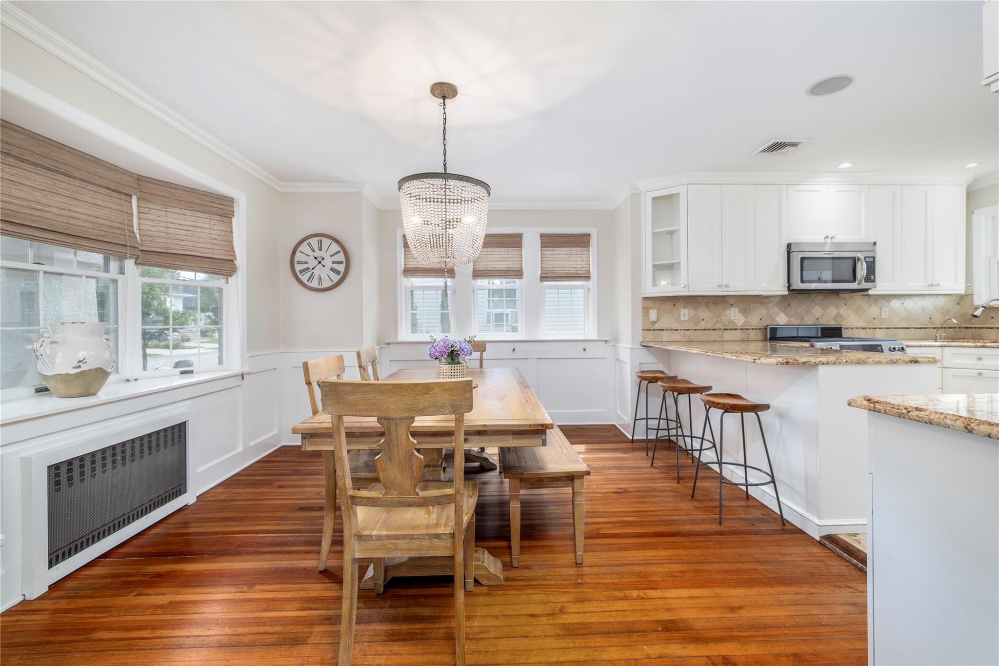 8 Windsor Place, Lynbrook, NY 11563