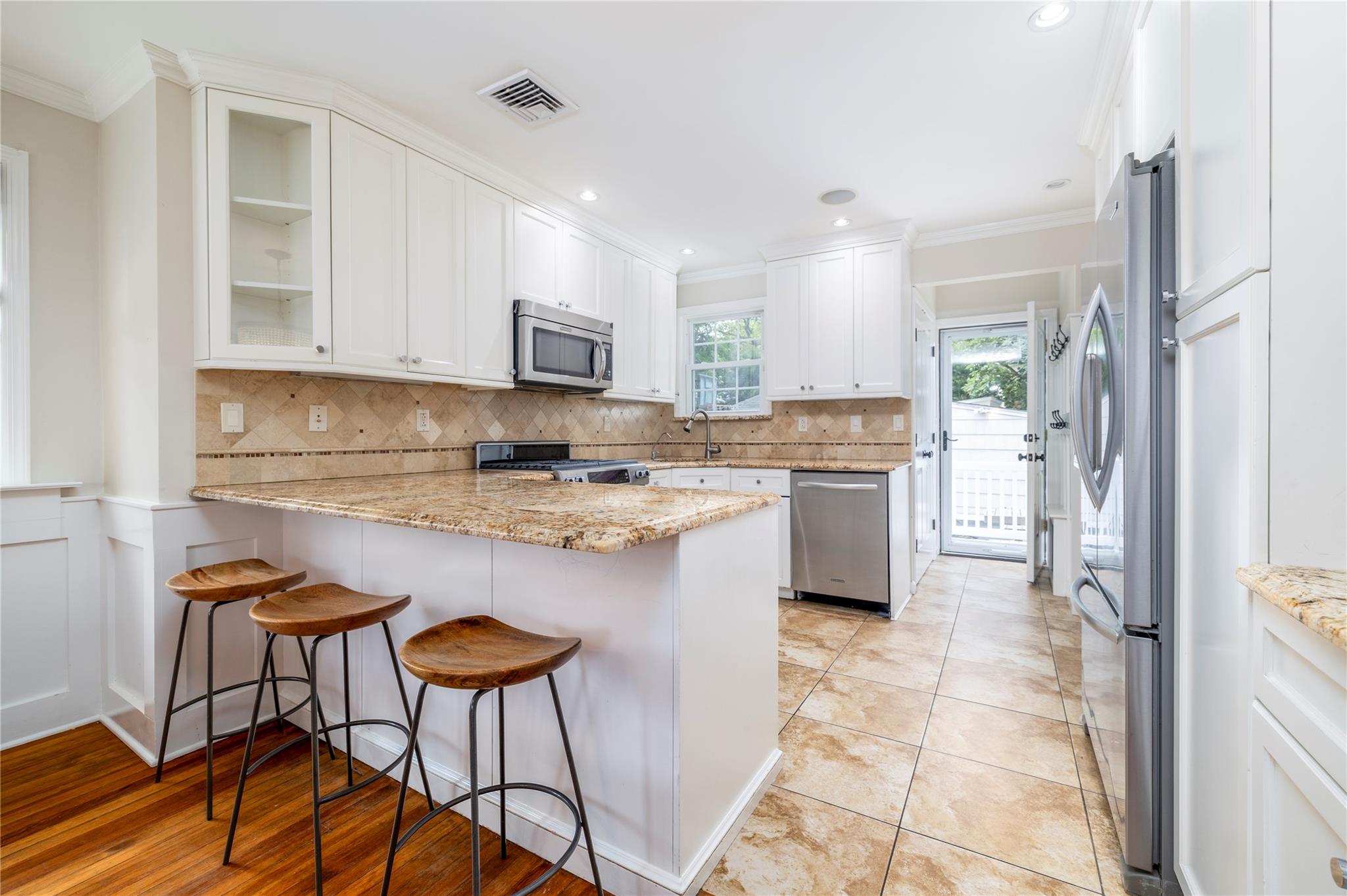 8 Windsor Place, Lynbrook, NY 11563