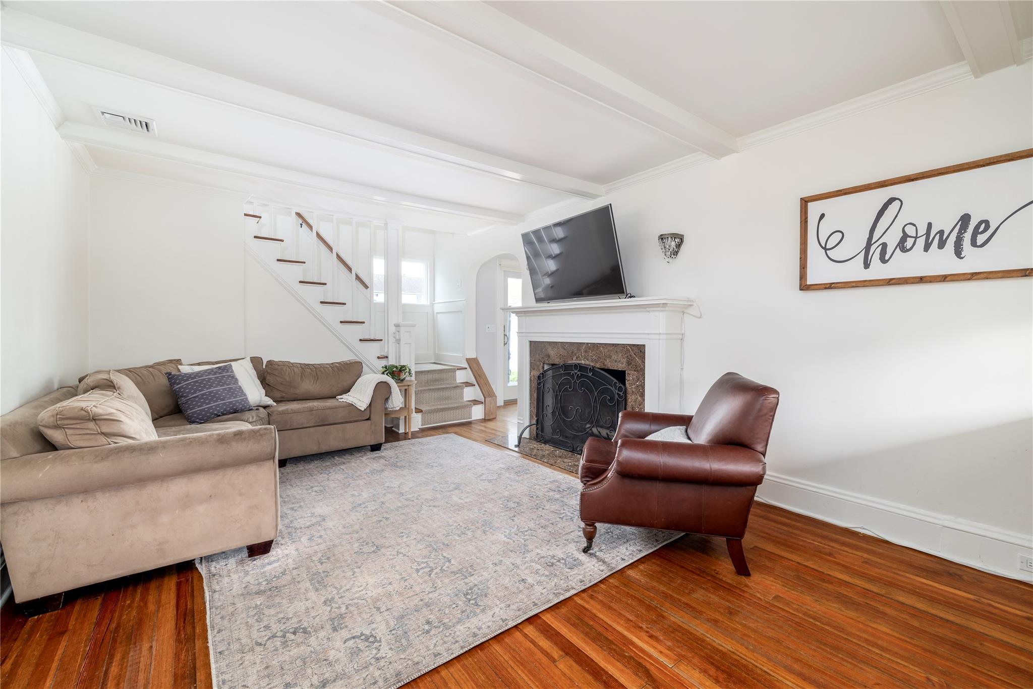 8 Windsor Place, Lynbrook, NY 11563