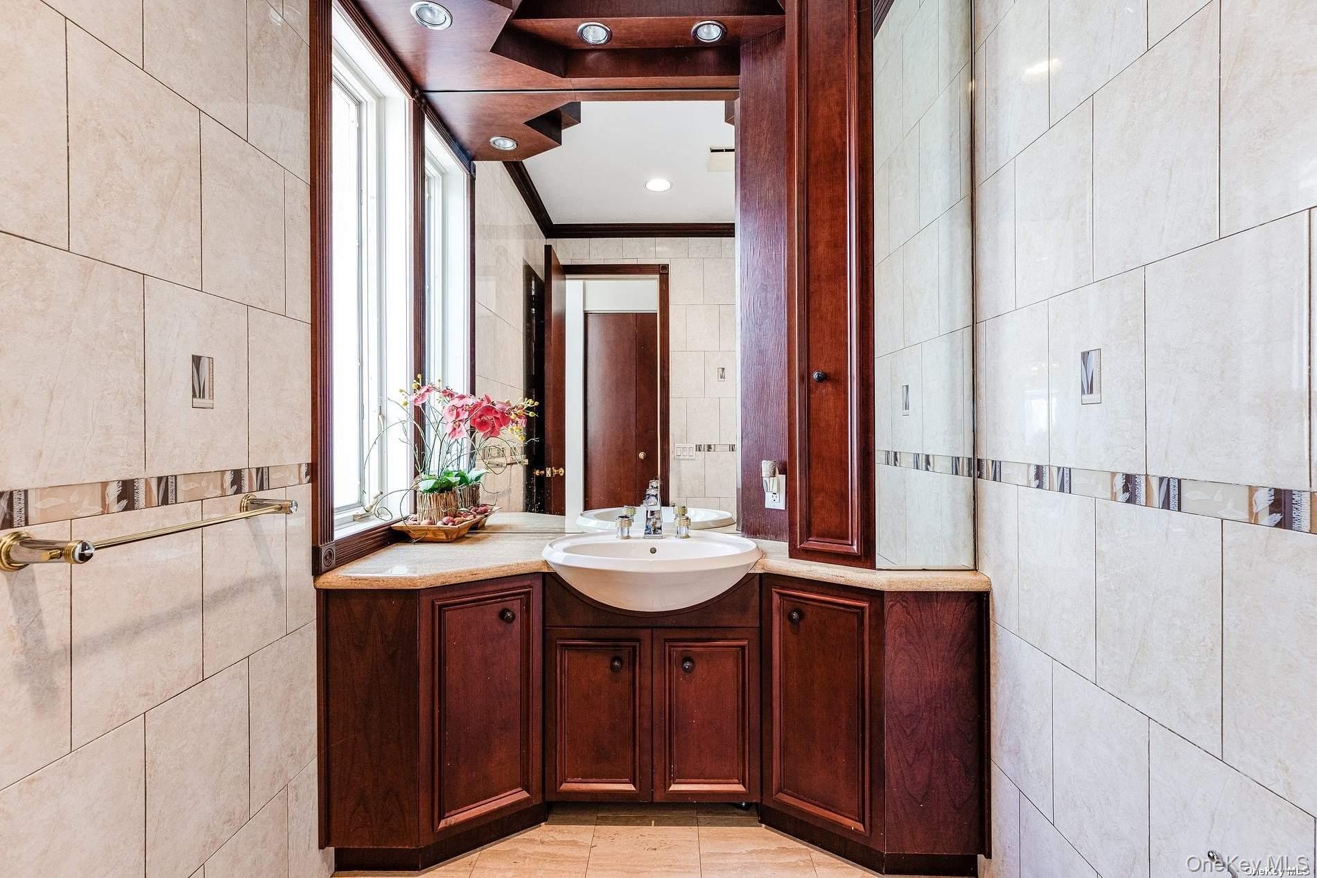 3 Seacrest Drive, Lloyd Harbor, NY 11743