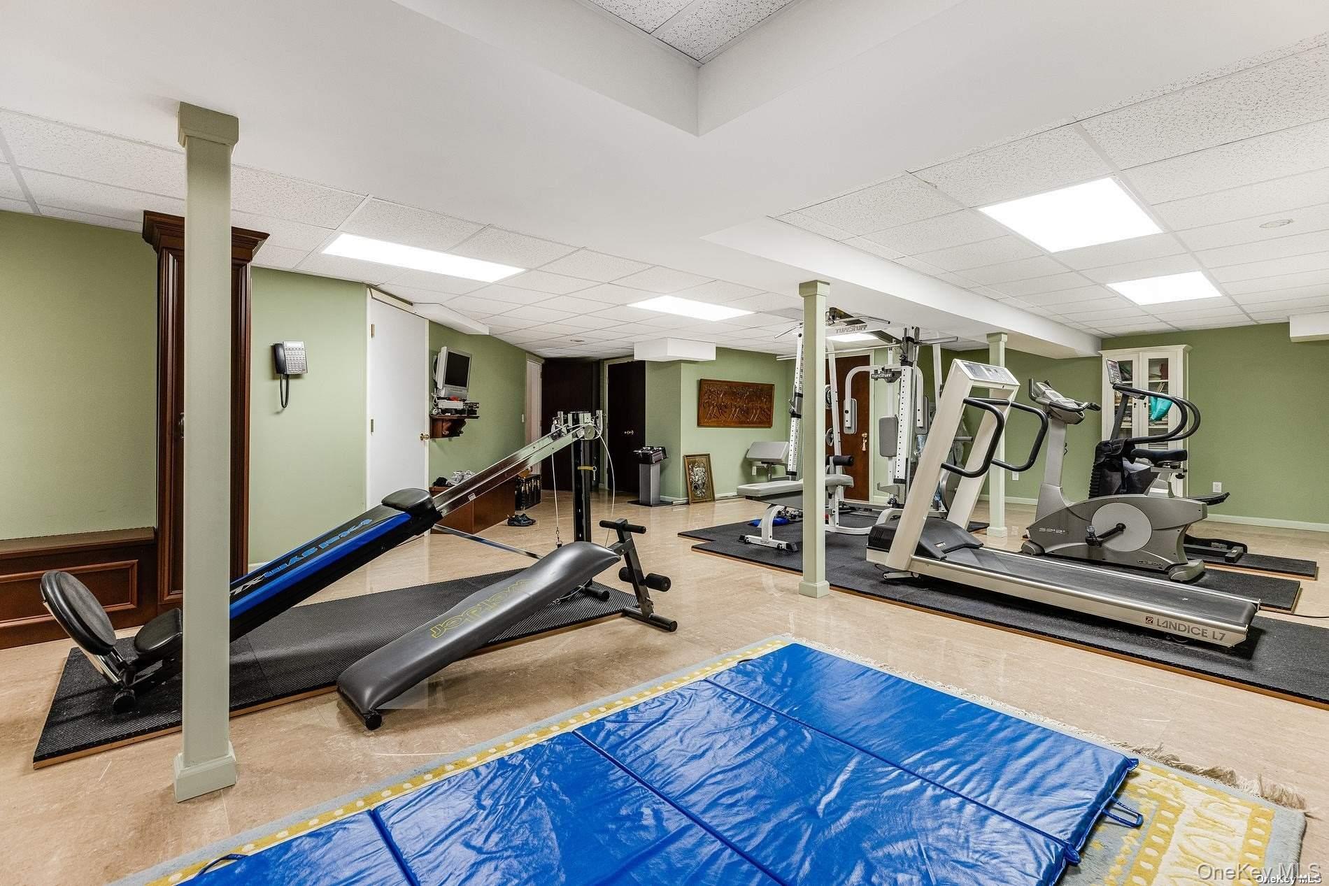 3 Seacrest Drive, Lloyd Harbor, NY 11743