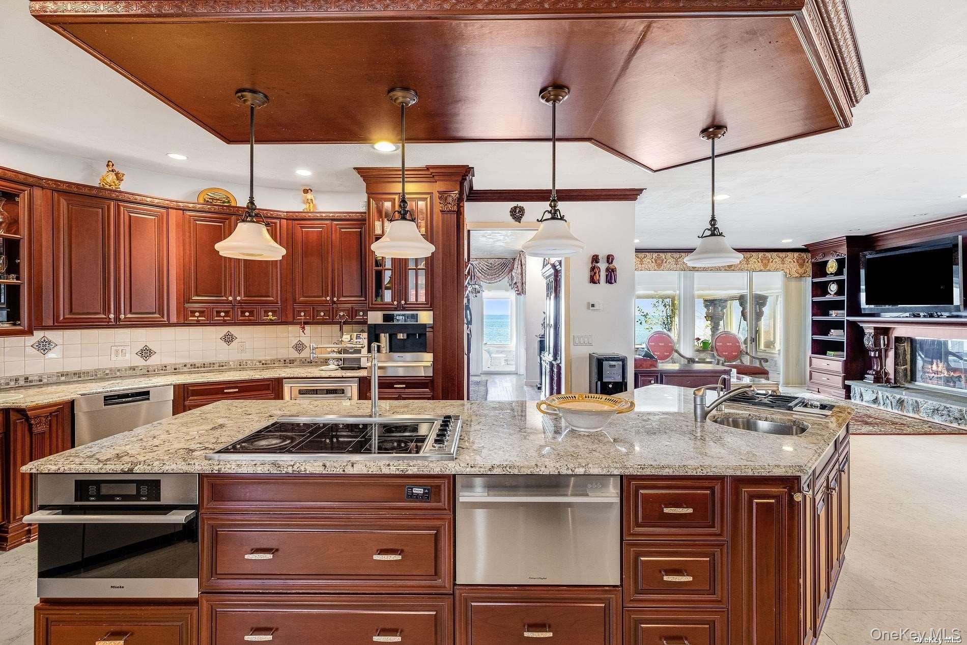 3 Seacrest Drive, Lloyd Harbor, NY 11743