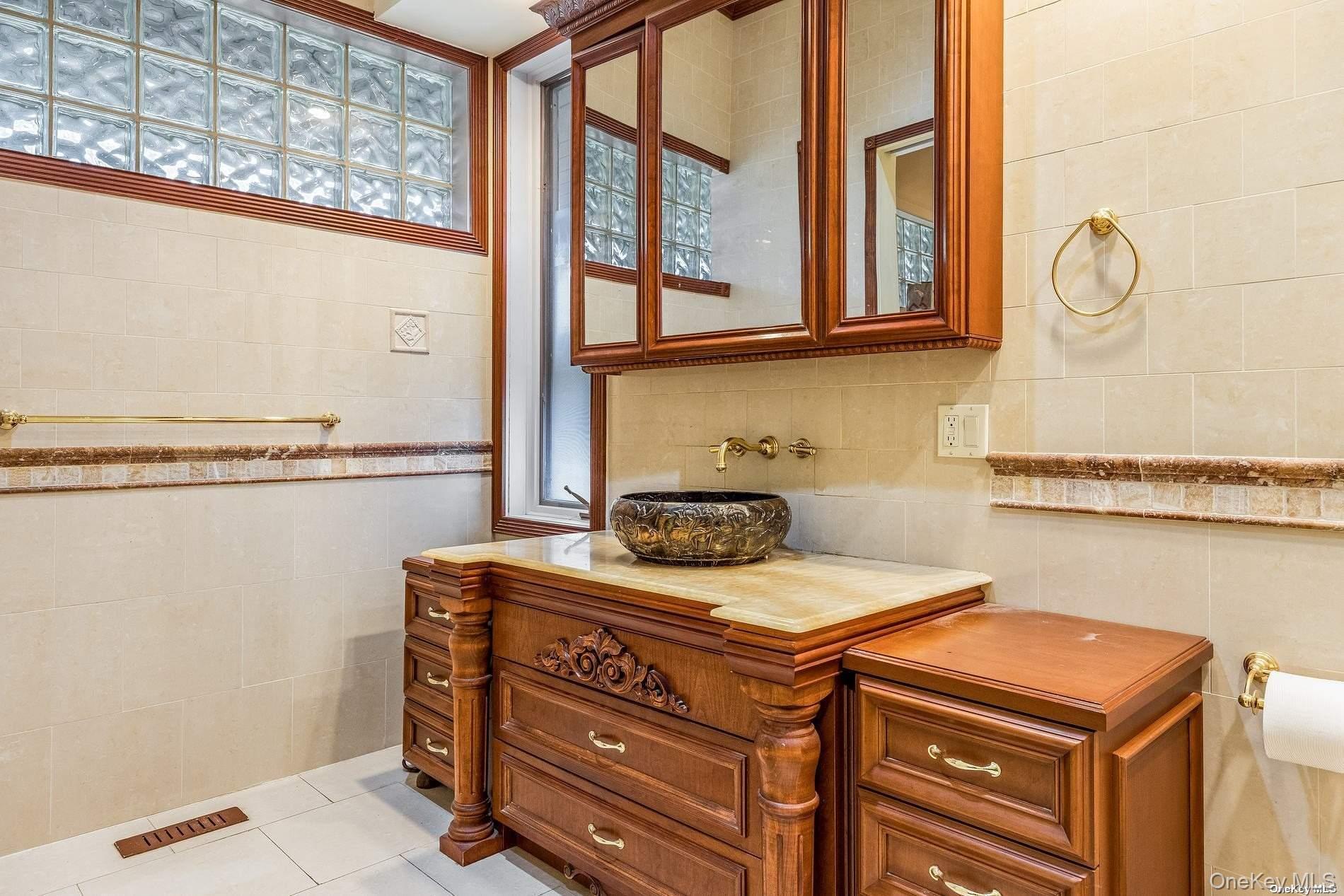 3 Seacrest Drive, Lloyd Harbor, NY 11743