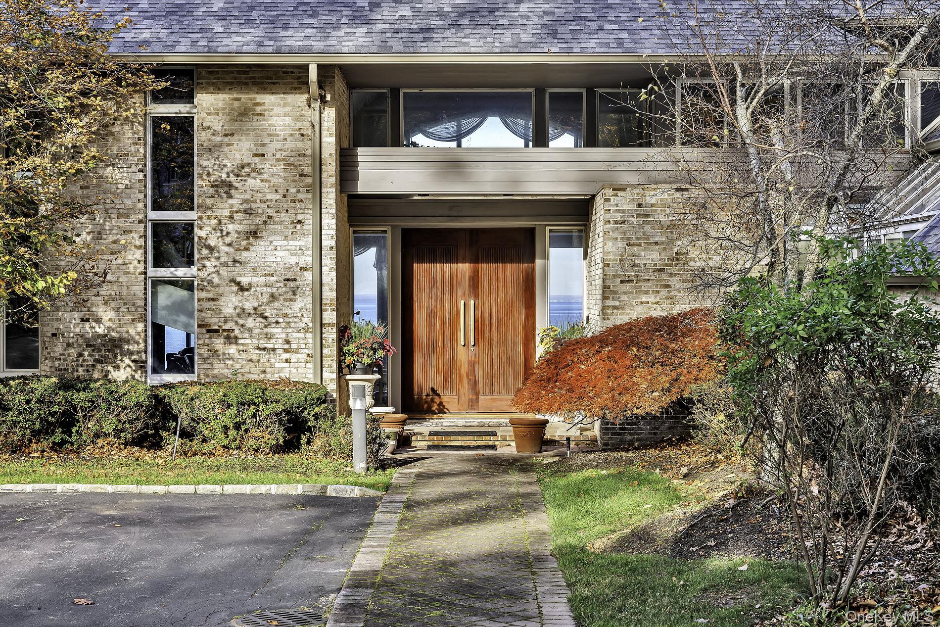 3 Seacrest Drive, Lloyd Harbor, NY 11743