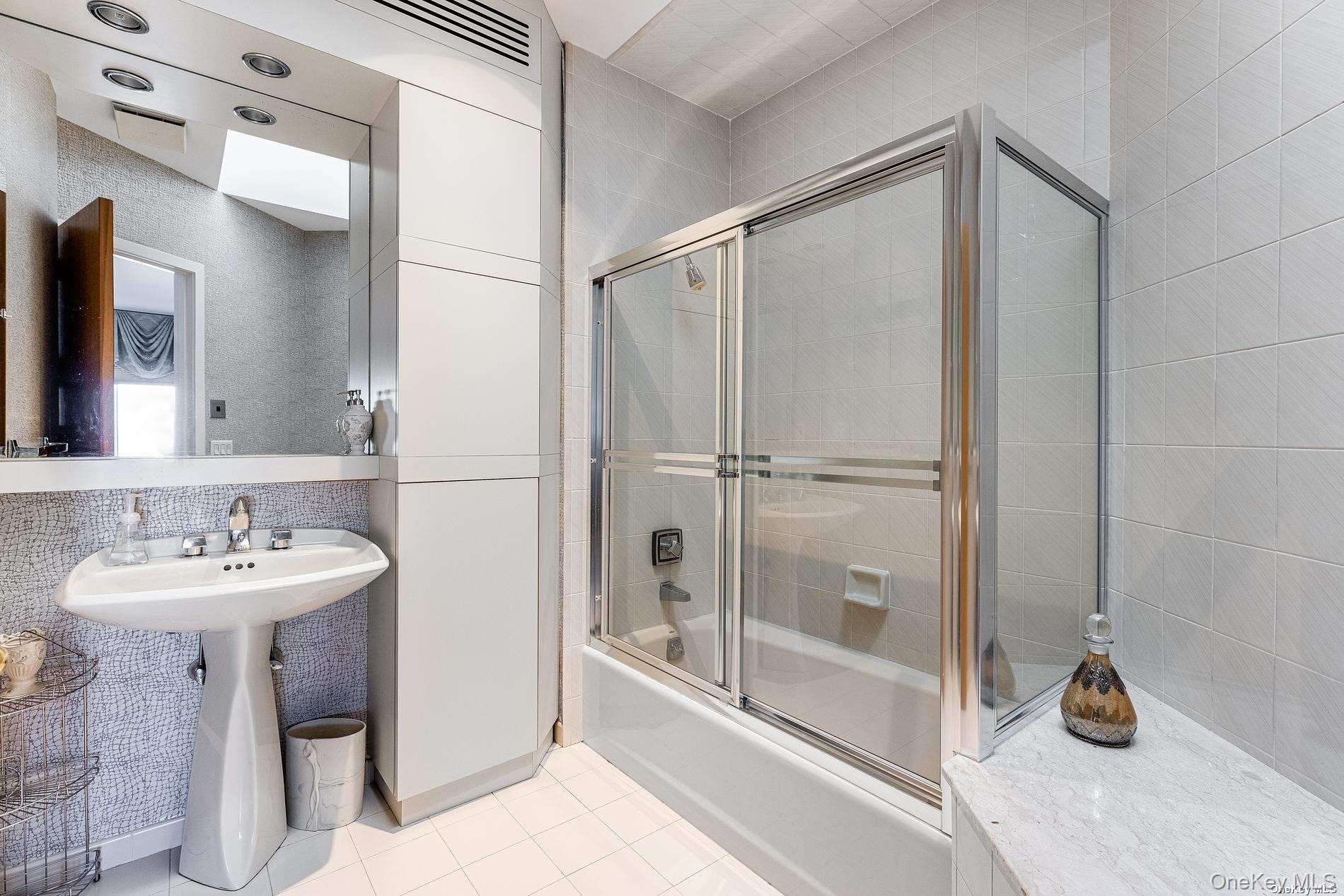 3 Seacrest Drive, Lloyd Harbor, NY 11743