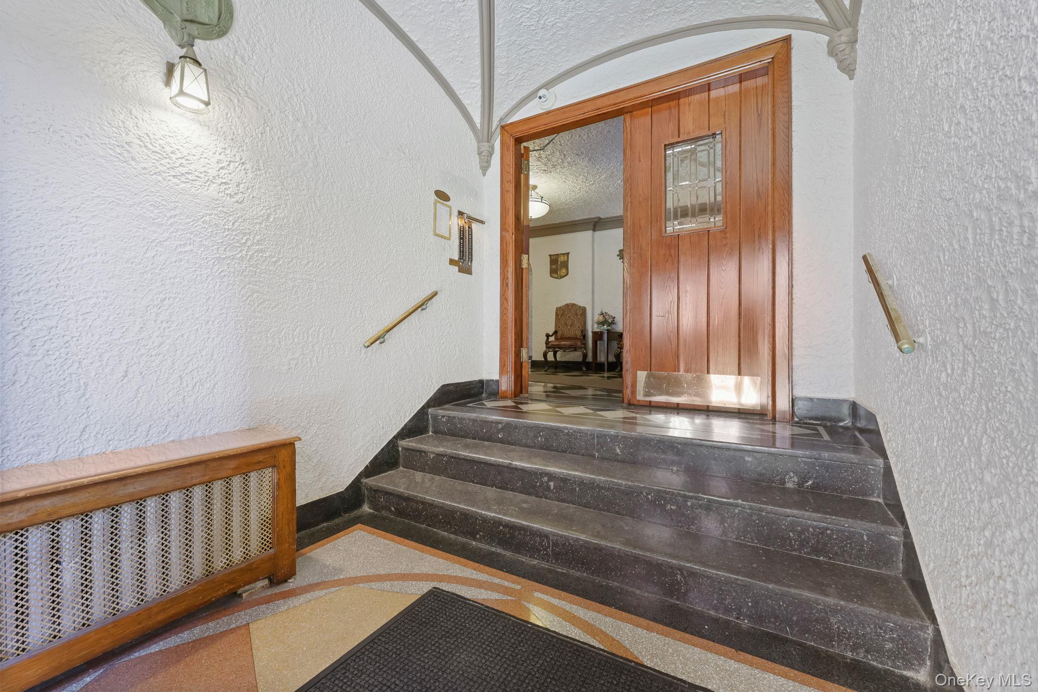 105 Garth Road # 4J, Scarsdale, NY 10583