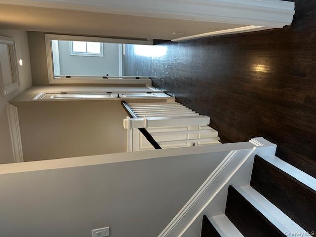 558 Oxford Road, Cedarhurst, NY 11516