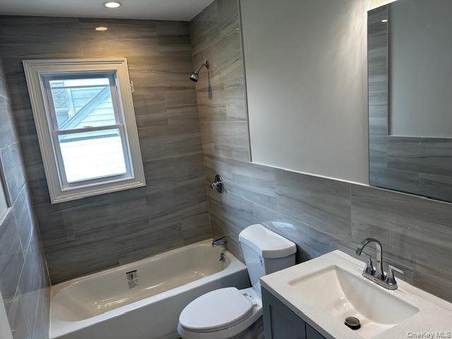 558 Oxford Road, Cedarhurst, NY 11516