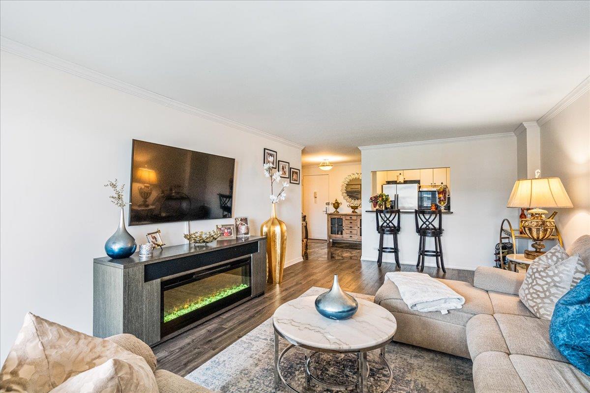 17-85 215 Street # 16J, Bayside, NY 11360