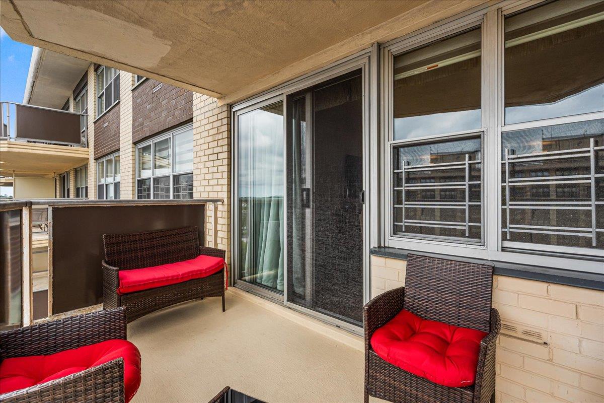 17-85 215 Street # 16J, Bayside, NY 11360