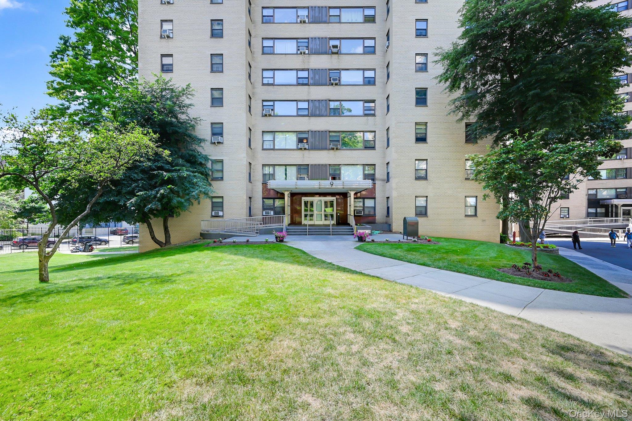 9 Fordham Hill Oval # 3C, Bronx, NY 10468