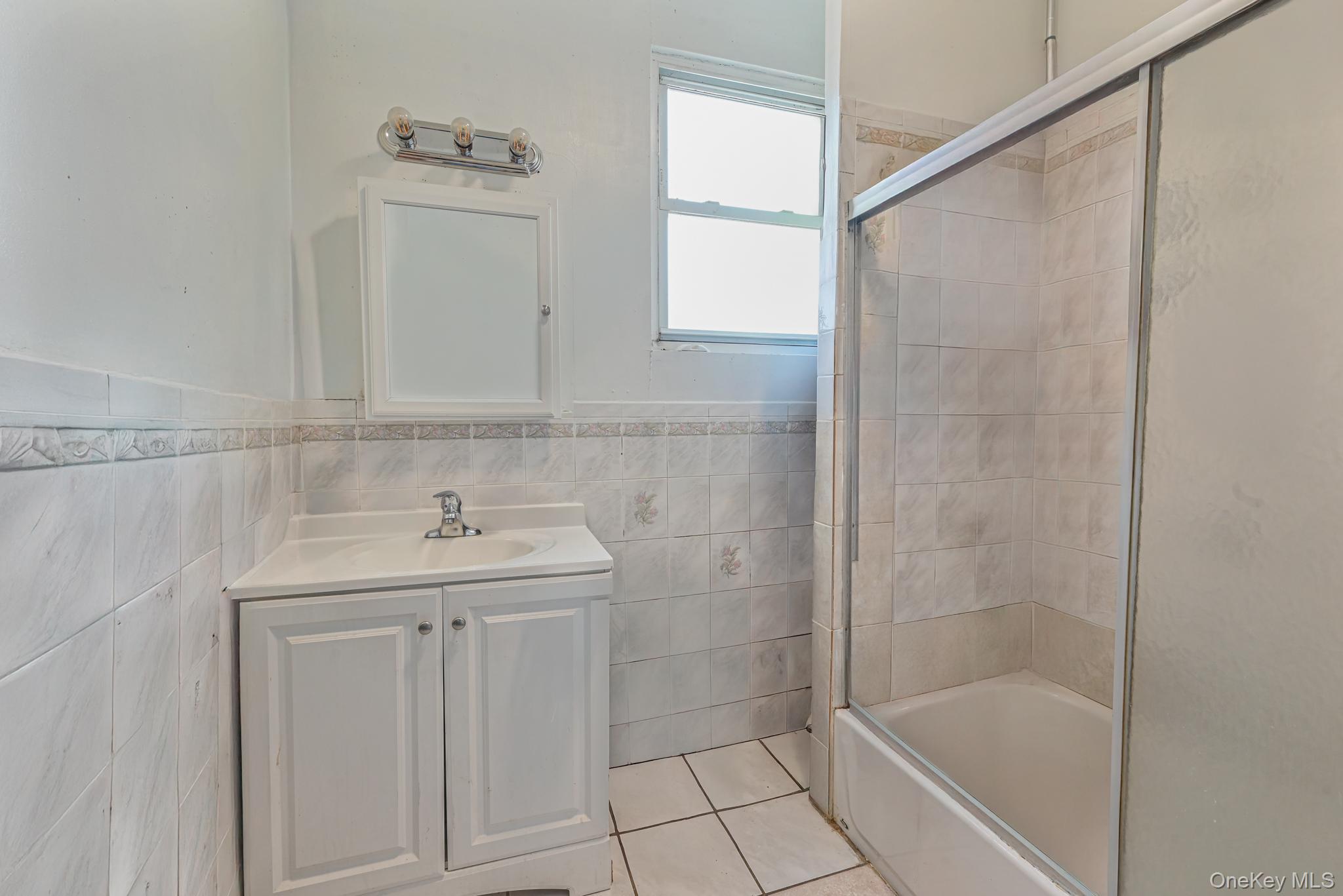 1216 30th Drive, Astoria, NY 11102