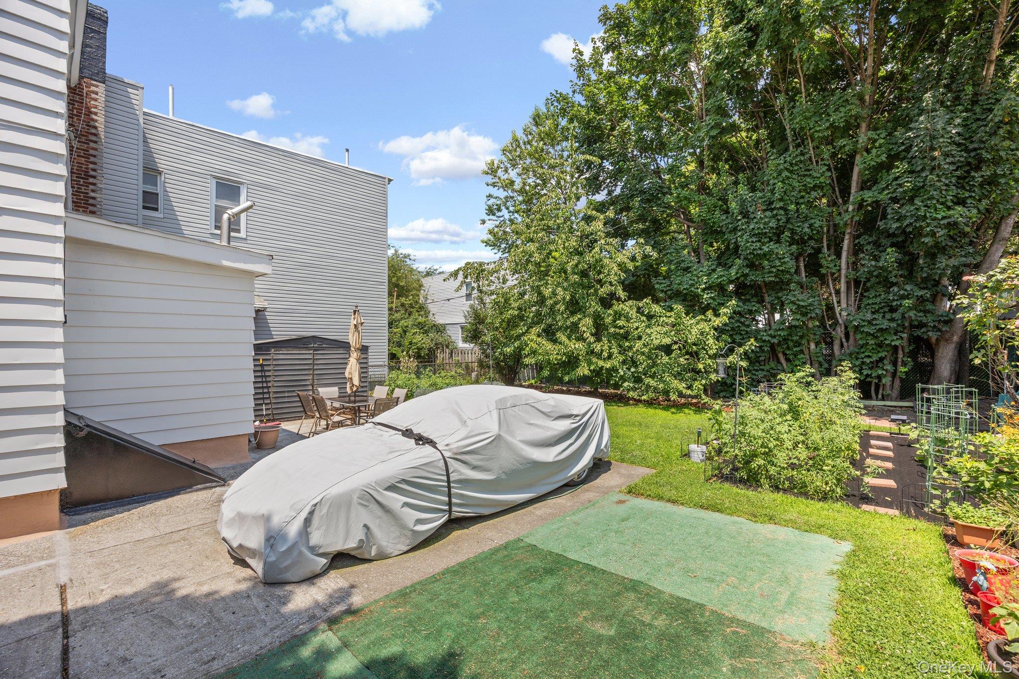 6161 62nd Avenue, Middle Village, NY 11379