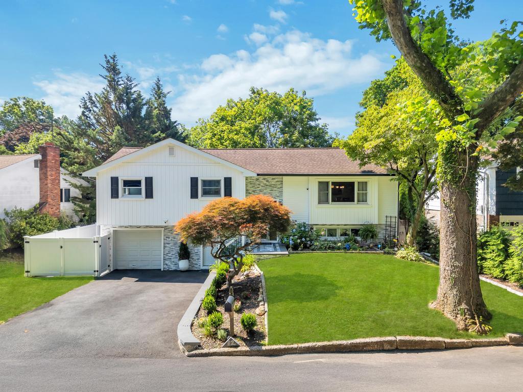 12 Terrace Drive, Huntington Station, NY 11746