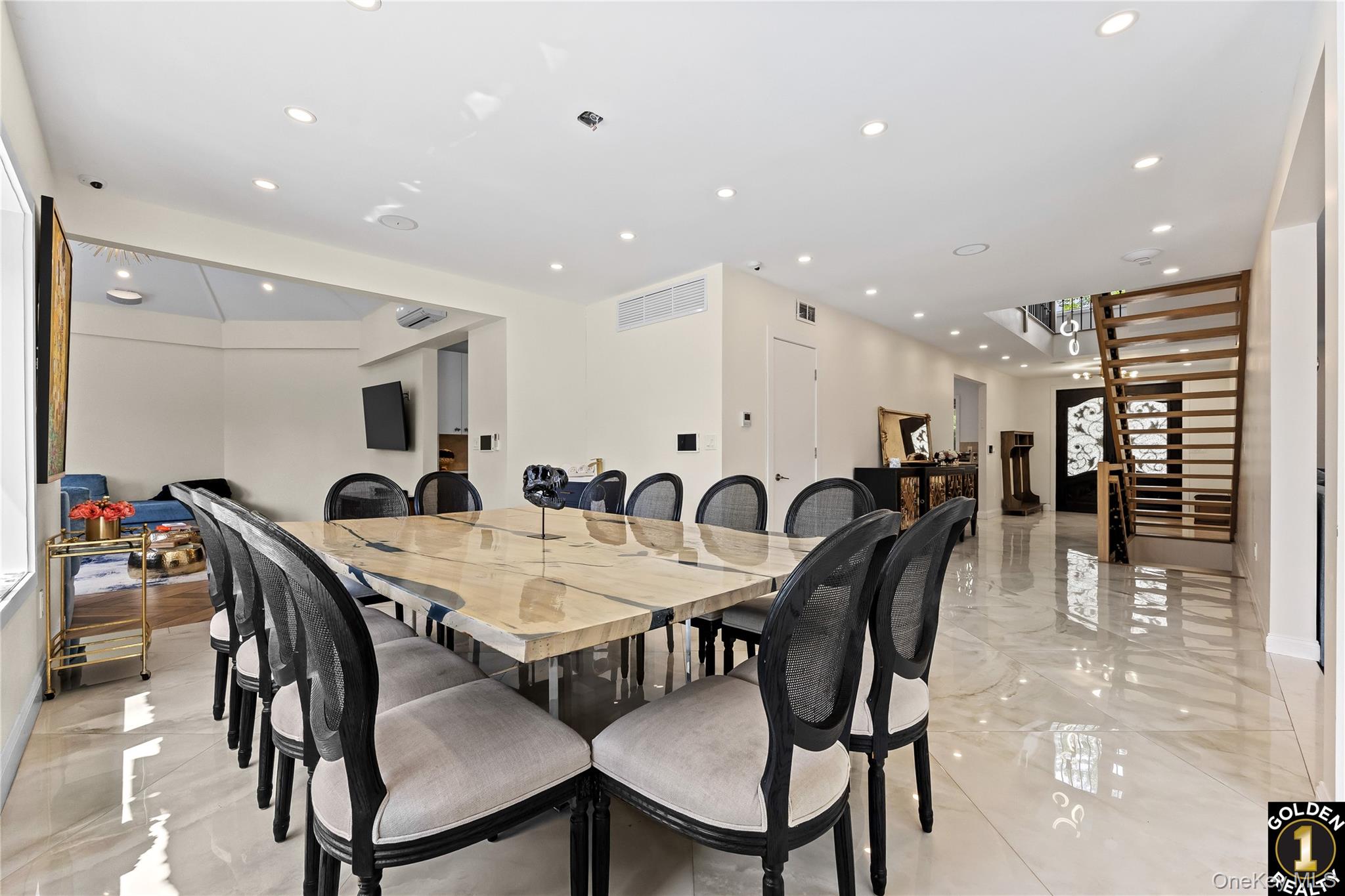 115-18 Mayfair Road, Kew Gardens, NY 11418