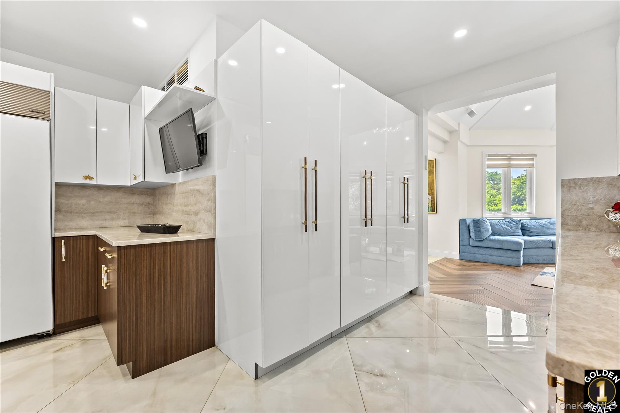 115-18 Mayfair Road, Kew Gardens, NY 11418