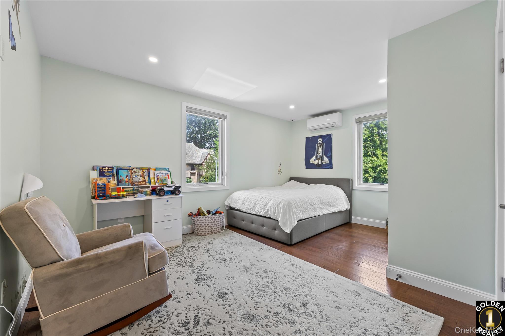 115-18 Mayfair Road, Kew Gardens, NY 11418