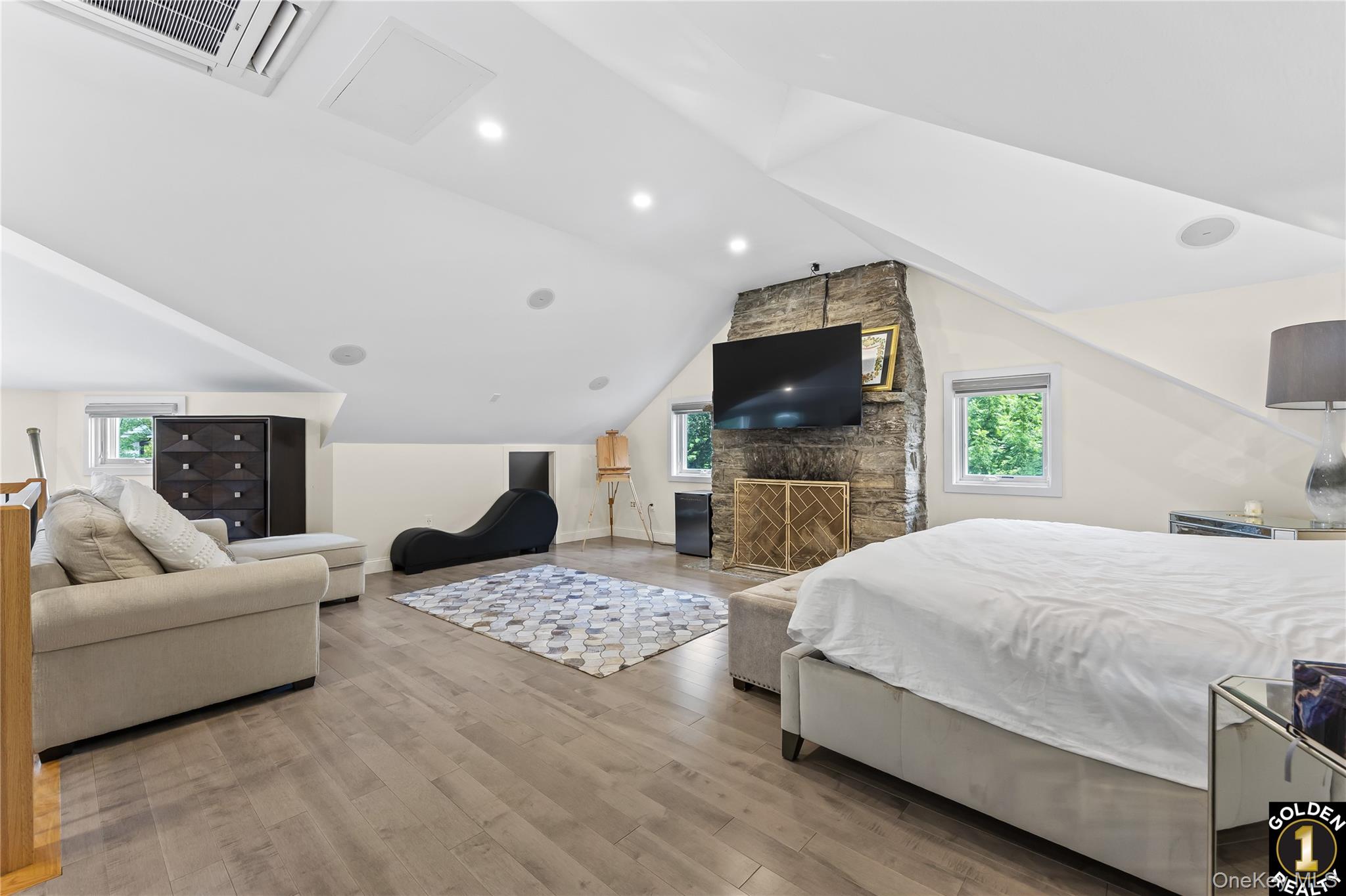 115-18 Mayfair Road, Kew Gardens, NY 11418