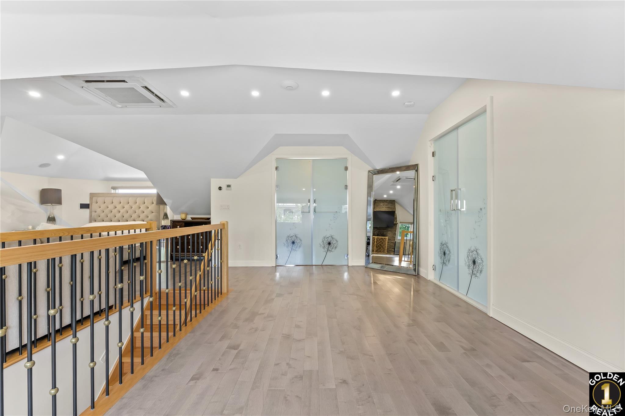 115-18 Mayfair Road, Kew Gardens, NY 11418