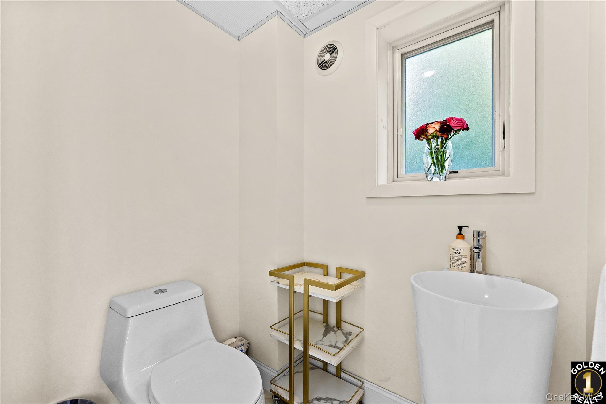 115-18 Mayfair Road, Kew Gardens, NY 11418