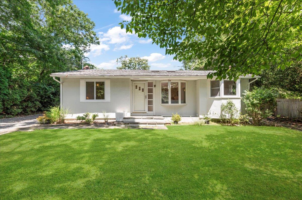 56 W Donellan Road, Hampton Bays, NY 11946