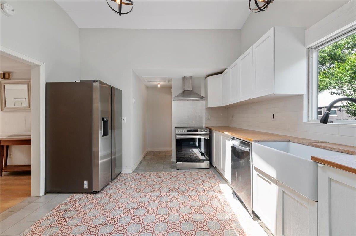 56 W Donellan Road, Hampton Bays, NY 11946