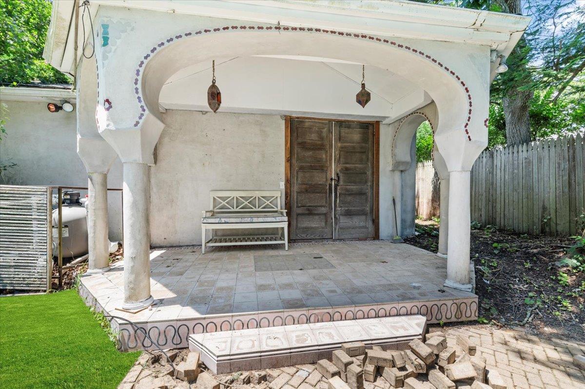 56 W Donellan Road, Hampton Bays, NY 11946