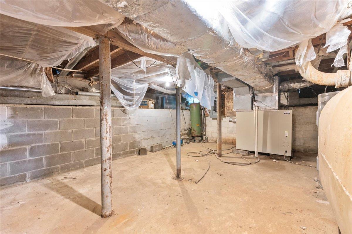 56 W Donellan Road, Hampton Bays, NY 11946