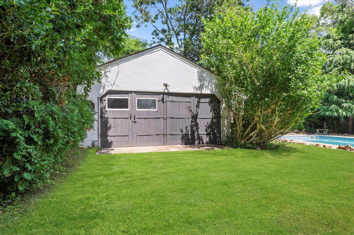 56 W Donellan Road, Hampton Bays, NY 11946