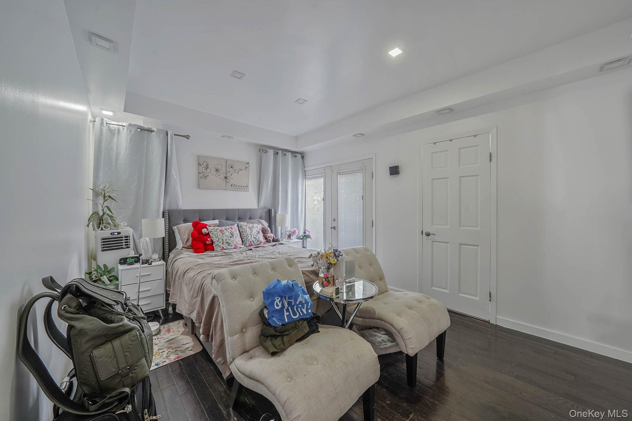 8536 112th Street, Richmond Hill, NY 11418