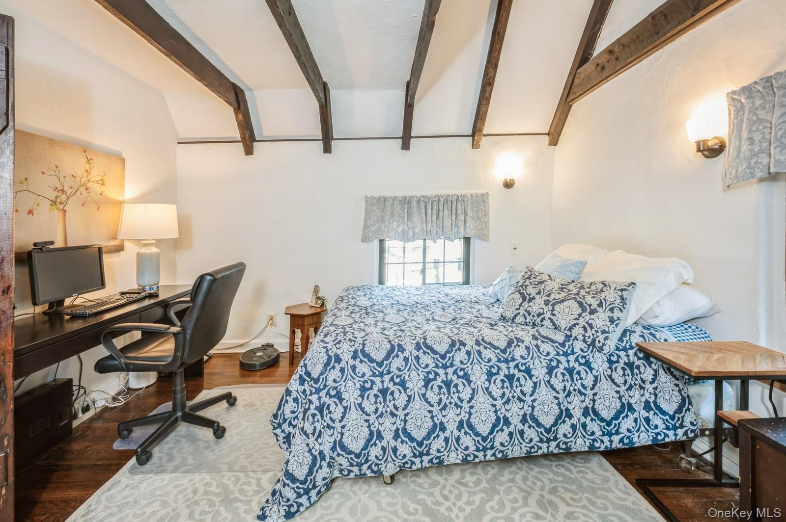 17 Valley Road, Larchmont, NY 10538