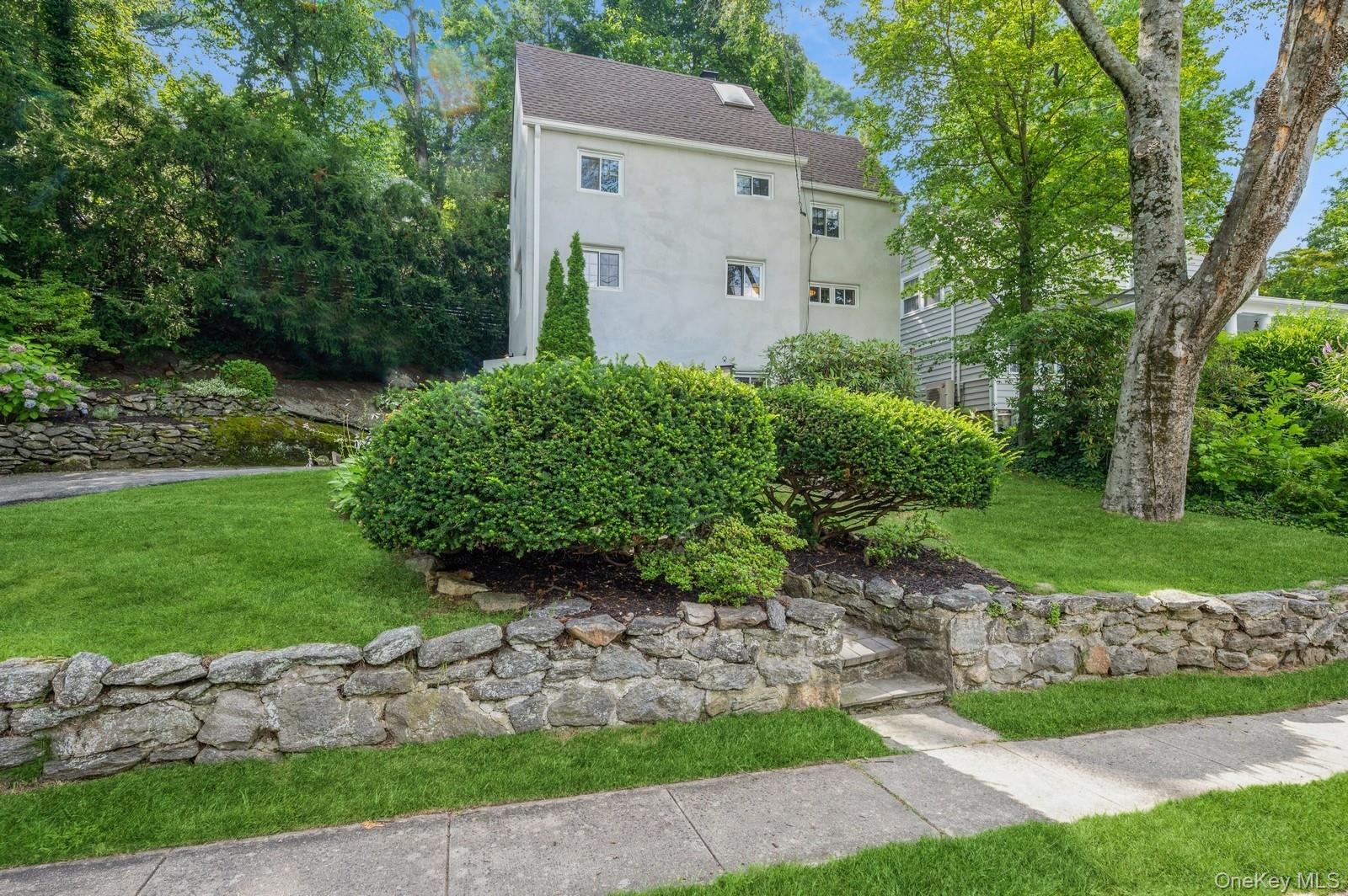 17 Valley Road, Larchmont, NY 10538