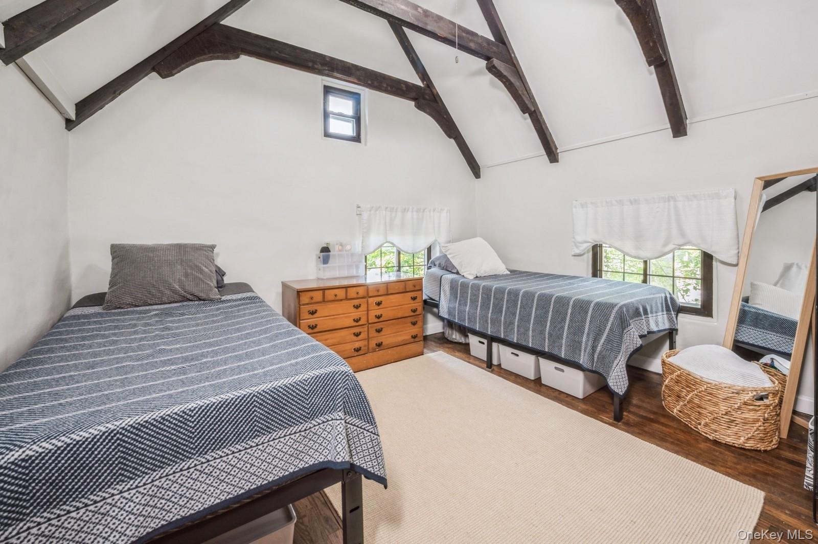 17 Valley Road, Larchmont, NY 10538