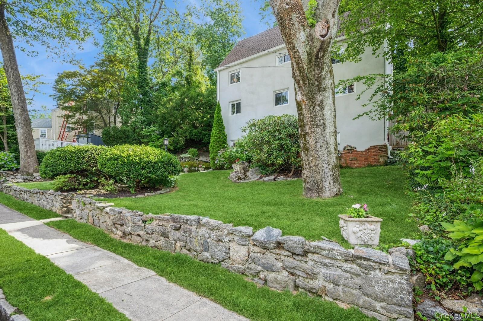 17 Valley Road, Larchmont, NY 10538